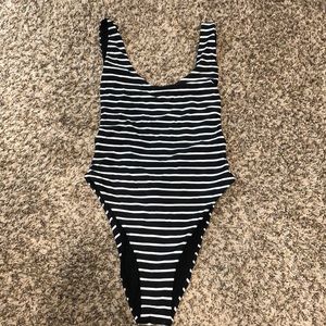 Black/White high cut bathing suit